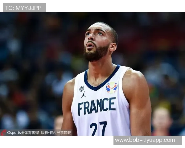 戈贝尔表现低迷仅得5分4板失误频繁犯规困扰球队