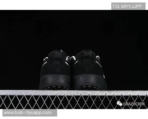 Nike发布Kobe8EXT马年特别版黑色鞋面搭配马毛材质彰显独特风格